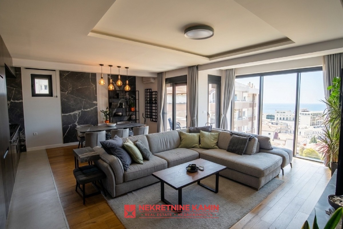 Luksuzan trosoban penthouse sa dva garažna mesta blizu Splendida, Budva, Bečići